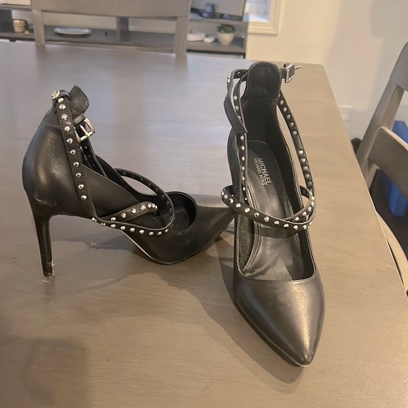 Michael Kors black leather studded wrap pumps. Size 7.5 - Picture 1 of 3